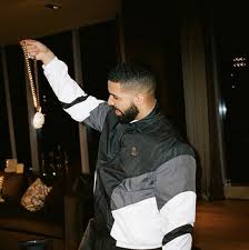 Ünlü müzisyen, kızı ayla'nın hayatını kaybettiğini açıkladı. Drake Announces New Single With Murda Beatz The Fader