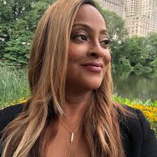 Renee Porter's Instagram, Twitter & Facebook