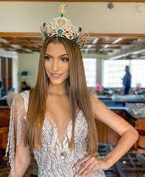 She is the first venezuelan to win the title since the pageant's inception back in 2013. Venezuela On Twitter Valentina Figuera Miss Grand International 2019