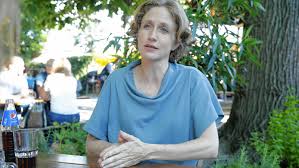 Последние твиты от stephanie krisper (@steffi_krisper). Das Grosse Interview Warum Gehen Ihnen Alle Am Oasch Frau Krisper Krone At