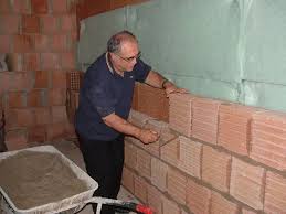 Le pareti di pietra per interni sono credute adatte solo alle case dal sapore rustico. Realizzare Un Muro Di Mattoni Muri E Muratura Come Realizzare Un Muro Con I Mattoni