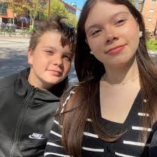 Cum se scrie corect gramatical, de fapt, "nicidecum" sau "nici de cum"?