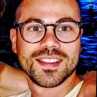 50+ perfiles de «Colangelo»