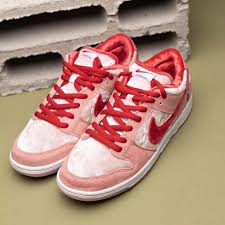 Got my hands on a gem! 2020 Strangelove X Sb Dunks Low Men Women Sb Valentine Limited Low Shoes Men S Casual Shoes Aliexpress