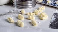 ‫Ricotta Gnocchi نيوكي بجبنة الريكوتا - YouTube‬‎