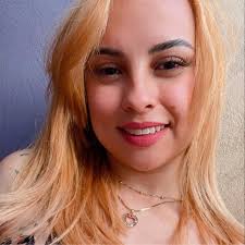 e o dia que o murilo huff tava dando a vida pra cantar a música e a marília  mendonça cantou sem esforço nenhum e ainda mexendo no celular.