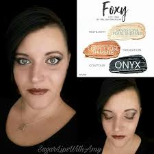 Anniversary glam with a pop of red lips 💋 I love when my brides come back  to me for their anniversary it's like a full circle moment! Thank you for  always supporting