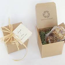 Flower Bulb Wedding Favors With Images Spring Wedding Favors Simple Wedding Favors Wedding Shower Favors