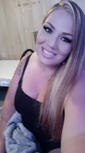 Amanda Lamm's Instagram, Twitter & Facebook