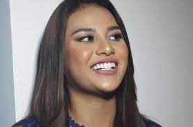 Aurel hermansyah resmi menikah, anggun pakai kebaya & tiara bak putri raja. Nggak Nyangka Ternyata Begini Wajah Aurel Tanpa Makeup Matamata Com