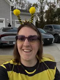 This busy bee likes to bee bop