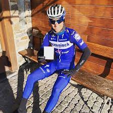 Remco evenepoel traint met annemiek van vleuten op de teide. Remco Evenepoel Remco Ev Instagram Foto S En Video S Instagram Cyclist Style