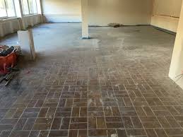 Beim teppich parkett partner bekommt man immer eine sehr gute beratung und die passende qualität. Bodensanierung Fussboden Begradigen Spachteln Datsch Parkett Teppich Und Mehr