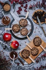 Piruletas De Manzana Con Chocolate Y Caramelo Manzanas Con Chocolate Piruletas Chocolate