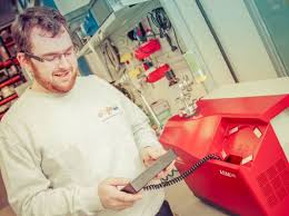 Balzers manufacture a portable helium leak detector for all types of laboratories. Leak Detectors Dreebit Service