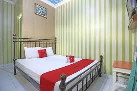 Bu otel hartono mall alışveriş merkezi ile 2,1 mi (3,4 km) ve yogyakarta devlet üniversitesi ile 2,7 mi (4,3 km). Hotel Di Condongcatur Sleman Promo Penginapan Murah