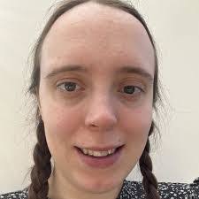 Andrea Hansen's Instagram, Twitter & Facebook