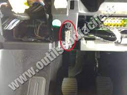 La caja madre normalmente llamada ecu, están equipados con diagnósticos a bordo o un puerto obd ii como si se tratara de una entrada de pc. Obd Stecker In Citroen C4 Cactus 2014 Einfach Ihren Adapter Finden