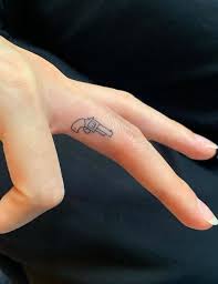 In this article you will find over 70 cool ideas for a finger tattoo. Pin On Small Tattoos