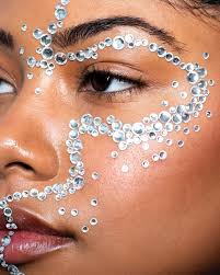 Up close and personal Models by @taeshayumiko @annaelisabethh_  @kshamashettyy @alejandraxsz Makeup by @ethangarrepy @katiegeremia  @jenaelizabethh @jacobwallll @ariyacoubian Hair by @lola_esanchez  Photography by @katalinaenriquez @brieannaandrews ...