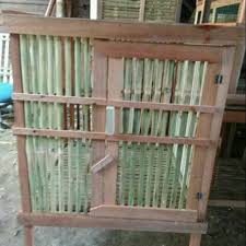 Kandang untuk anak ayam umur sehari sampai berumur 2 bulan.ukuran kandang harus agak lebar agar anak ayam bebas bermain.ukuran kandang sebaiknya = p.120 cm x l.100 cm x t.70 cm untuk 10 ekor anak ayam maksimal 15 ekor anak ayam.untuk kandang anak ayam ini sebaiknya lantai diberi pasir putih agar kandang tetap kering dan sangat digemari oleh. Kandang Ayam Box Isi 1 Shopee Indonesia