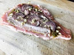 Kaninchenrouladen Mit Speck Und Chantre Sauce Rezept Rezept Rezepte Saucen Rezepte Lebensmittel Essen