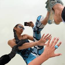 The best hack we have to offer for cute mirror selfies is to work on your poses. How To Take The Perfect Mirror Selfie Teen Vogue