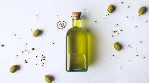 Khasiat minyak zaitun juga telah dikenal sejak lama untuk perawatan kecantikan, hal ini disebabkan buah zaitun mengandung olive oil extra virgin (ooev). 18 Manfaat Minyak Zaitun Untuk Wajah Dan Kecantikan Bisa Dipakai Sebelum Tidur Orami