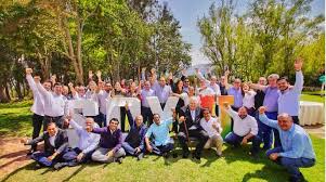 La inscripción ante el consejo nacional electoral se hizo el 10 de noviembre de 2005, mediante la resolución 3077. La U Con Candidato Presidencial En 2020 Culmino Retiro Espiritual Del Partido En Villa De Leyva