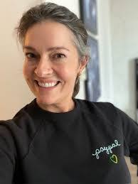 Elliott Hedman's Instagram, Twitter & Facebook