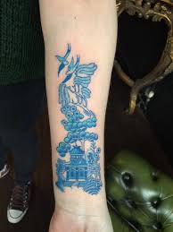The houses of ming china's rich elites contained large gardens, and were filled with beautiful objects including blue & white porcelain from the famous kilns at jingdezhen, silks, lacquer, jade. Blue Willow Pattern Tattoo Tattoo Pattern Pattern Tattoo New Tattoo Designs