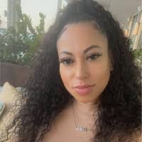 Victoria Ballard's Instagram, Twitter & Facebook