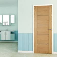 5 Panel Flush Oak Veneer Lh Rh Internal Door H 1981mm W 762mm In 2020 Internal Doors Flush Doors House Doors