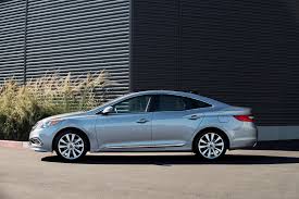 Hyundai will recall 82,000 electric cars globally to replace their batteries after 15 reports of fires involving the vehicles. Hyundai Updates Azera For Model Year 2017 Autoevolution