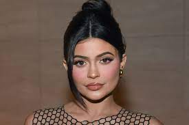 Kylie jenner is the daughter of kris and bruce, and sister to kim, kourtney and khloe kardashian. Kylie Jenner Just Debuted Blonde Hair On Instagram See Photo Allure