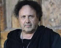 Platea. Si riaccende il fronte del palco