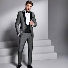 Deshalb finden sie hier aus unserem riesigen angebot zehn anzüge für den bräutigam. Anzuge Brautmoden In Leipzig Fur Manner Und Frauen Die Sich Trauen