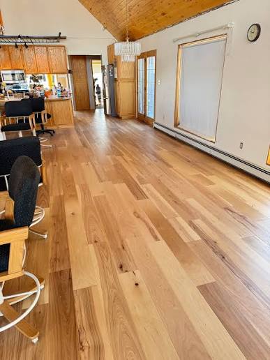 ✨ High-variation hardwood is having a MAJOR moment ✨ If you love floors with character, depth, and those natural tonal shifts that make every plank unique, you're going to want to check
