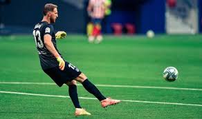 Jan oblak is 27 years old and was born in slovenia. Chelsea Receive Jan Oblak Transfer Update With Atletico Madrid Chief S Fresh Admission Nicoandthebandit