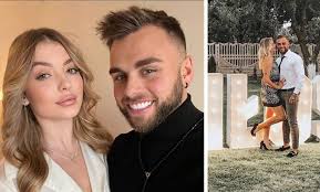 Hotel Paradise" Chris wziął ślub? Suknia ślubna jego wybranki zachwyciła  fanów