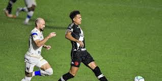 Após cruzamento na área, vanderlei conseguiu. Debaixo De Muita Chuva Vasco E Fortaleza Empatam Em Jogo Adiado Do Brasileirao Super Radio Tupi