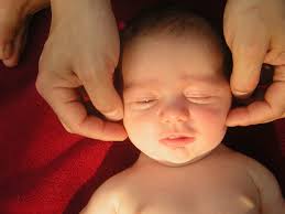 Want to learn the best way to massage your infant? Oil Bath A Maharashtrian Way Swarna Prashana