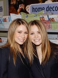 Mary kate turned heads with this wicked and wavy 'do. Mary Kate And Ashley Olsen S Hair Evolution People Com