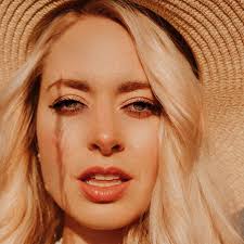 Alyssa Wahr Model/actress