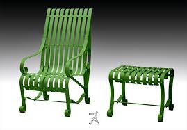 Metal Armsessel Und Kaffeetisch Ral 6017 Farbpalette Von Modedesign Sitzbanken Ist Fur Traditionelle Ua Moderne Urbanistis Gartenbank Metall Bank Gartenbank