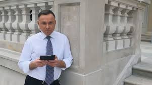 W wieluniu pan prezydent andrzej duda powiedział m.in.: Prezydent Andrzej Duda Rapuje W Hot16challange