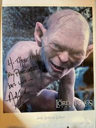 Is Andy Buckley (David Wallace) the same actor who is in "The Middle"?