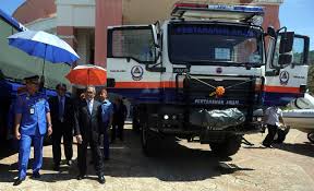 De malaysia civil defense force ( maleis : Additional 5 Trucks And An Amphibious Boat To Strengthen Sabah Civil Defence Force