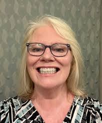 Adrienne Bauer's Instagram, Twitter & Facebook