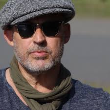 Sabias que el Monumento al Pescador estuvo ubicado anteriormente sobre la  barranca de Puerto Sanchez? El monumento realizado por el profesor Eduardo  Gerike estaba emplazado sobre calle Paul Harris, en la parte